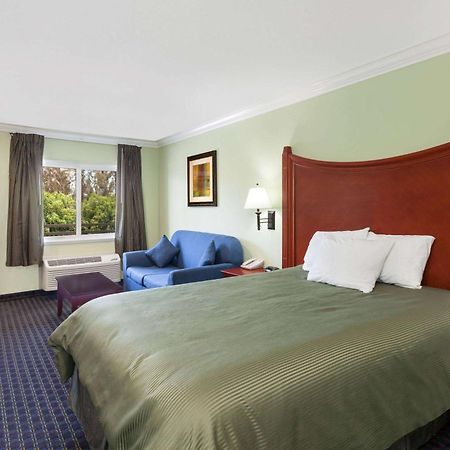 Travelodge By Wyndham Orange County Airport/ Costa Mesa Esterno foto