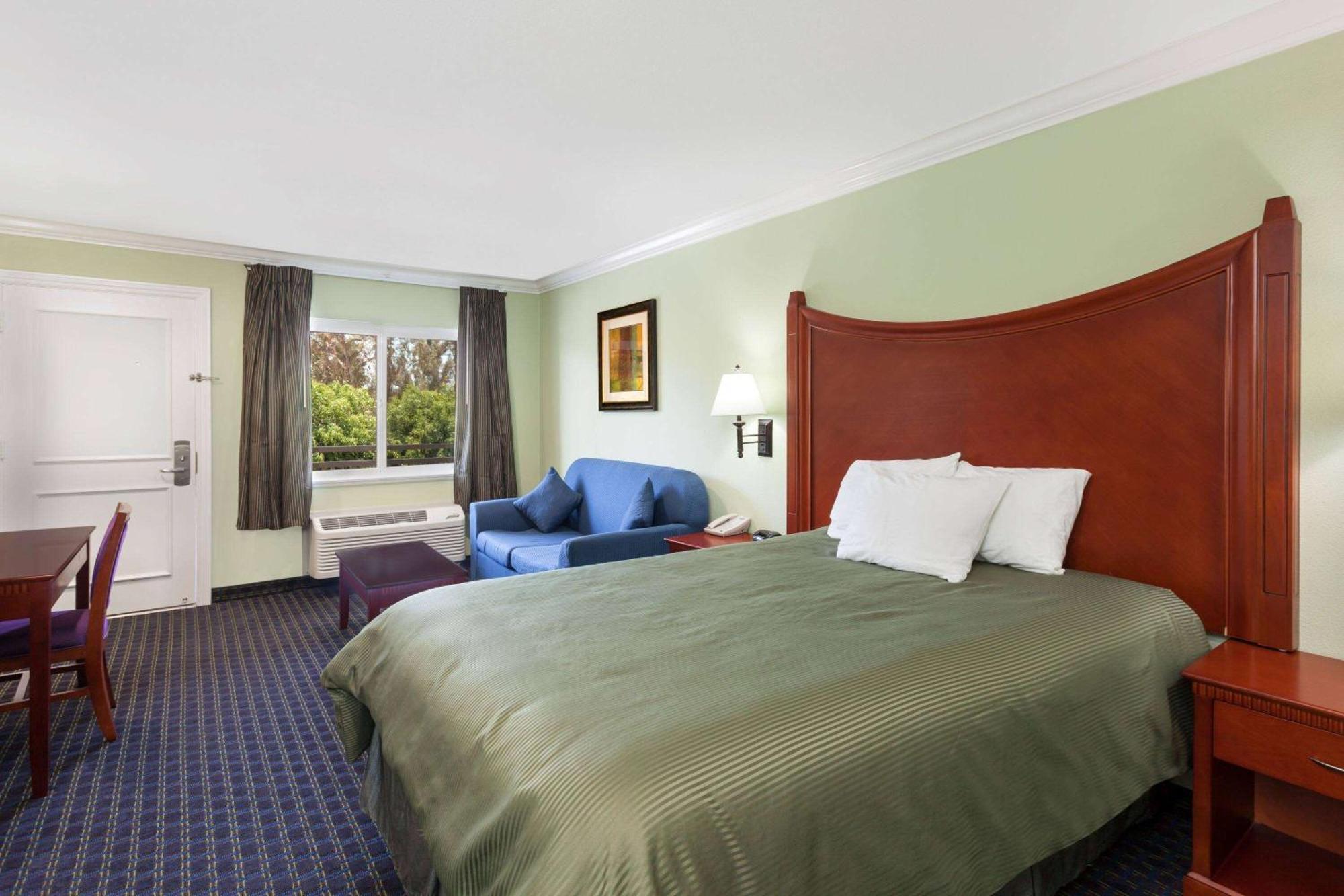 Travelodge By Wyndham Orange County Airport/ Costa Mesa Esterno foto